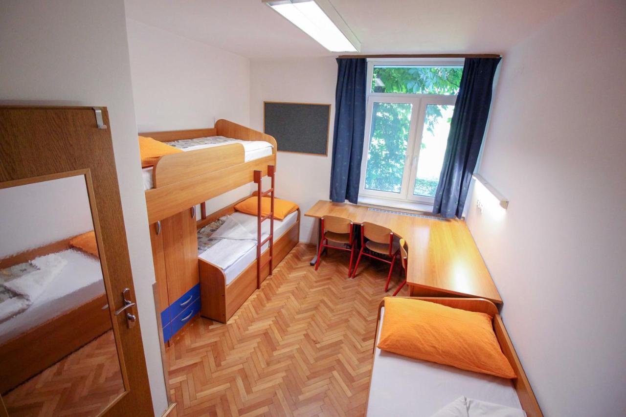 Dijaski Dom Bezigrad Ljubljana Hostel Exterior photo