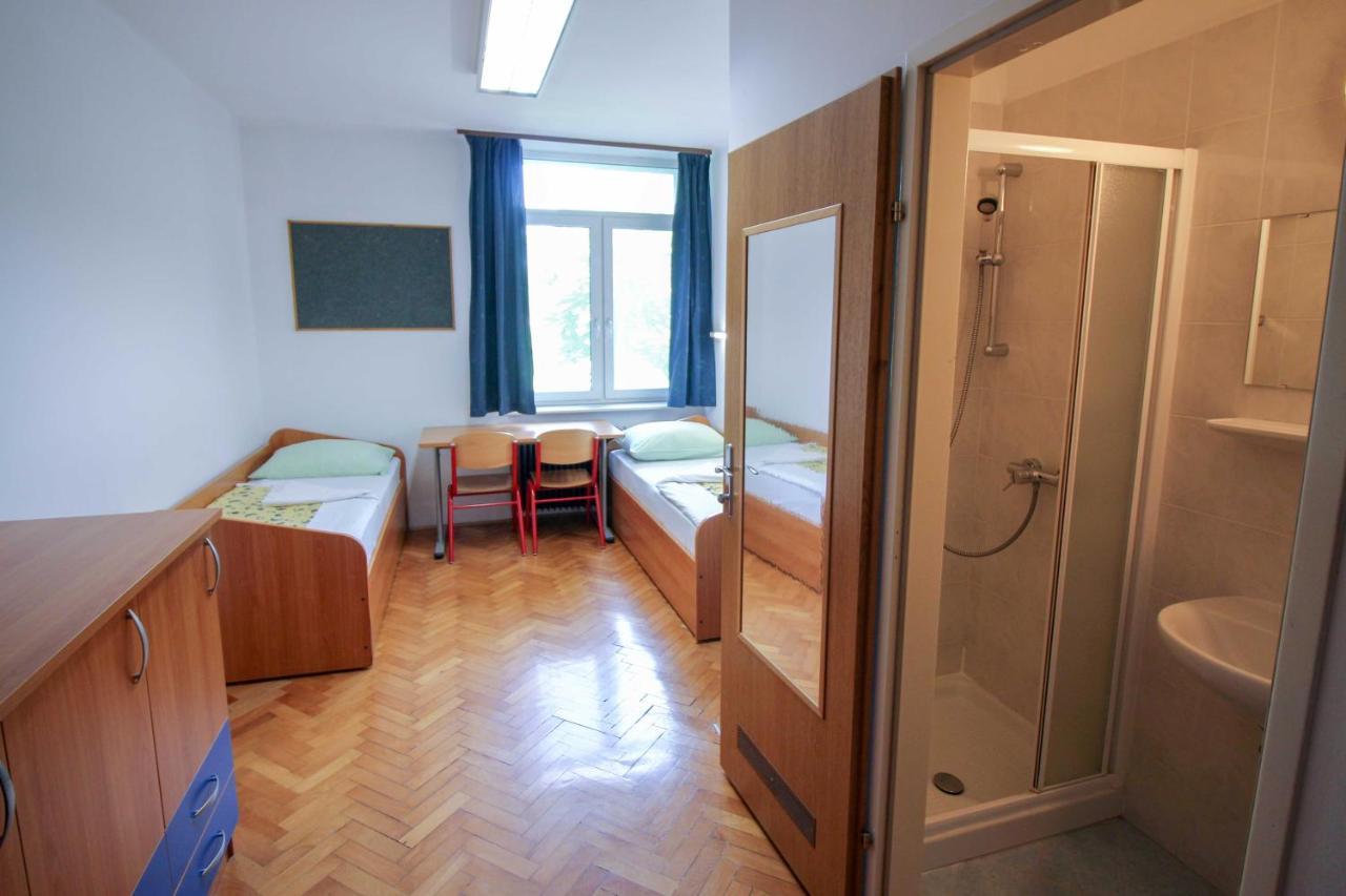 Dijaski Dom Bezigrad Ljubljana Hostel Exterior photo
